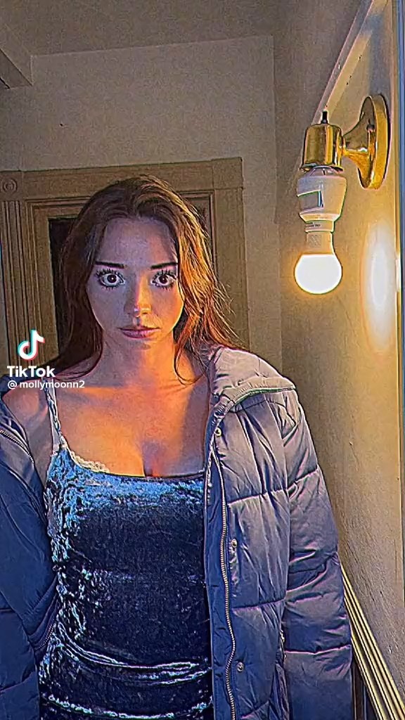 Из порно в инди-хорроры? Актриса MollyMoonn вдохновила разработчика игр своими роликами в TikTok